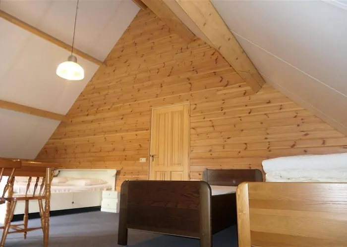 Cosy Sjalay Near The For 6-8 Persons Шале