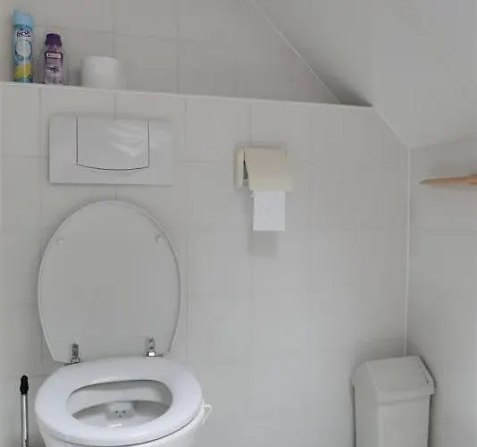 Cosy Sjalay Near The For 6-8 Persons Шале Buchel