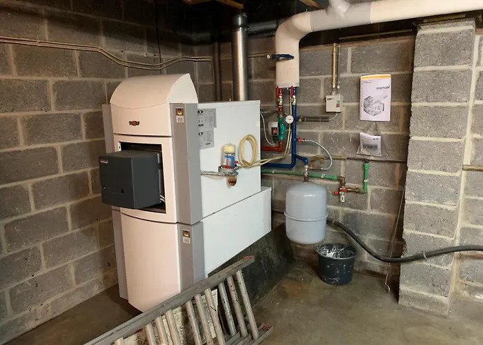 Cosy Sjalay Near The For 6-8 Persons Шале Buchel